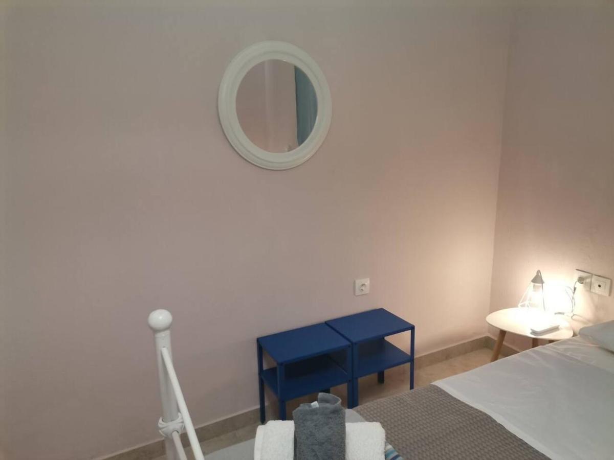 Blue Central Apt 10 Min To The Port/ Wash Machine ลาวริออน ภายนอก รูปภาพ