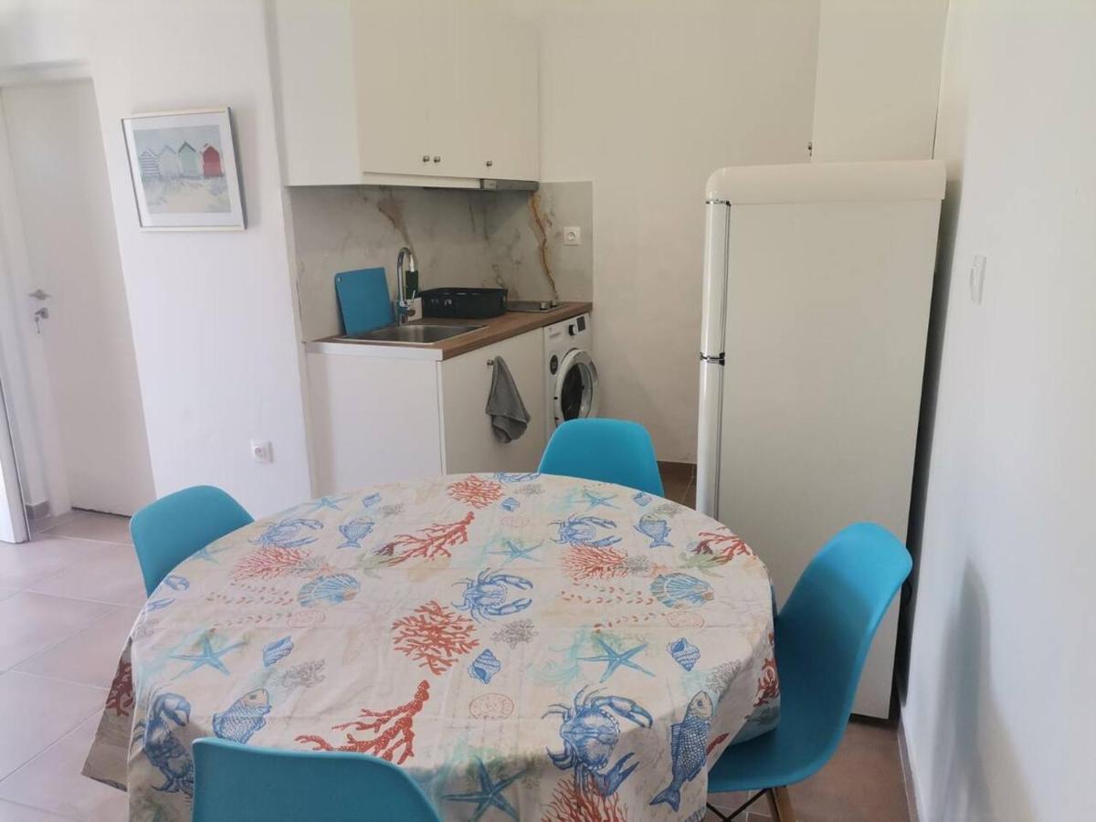Blue Central Apt 10 Min To The Port/ Wash Machine ลาวริออน ภายนอก รูปภาพ